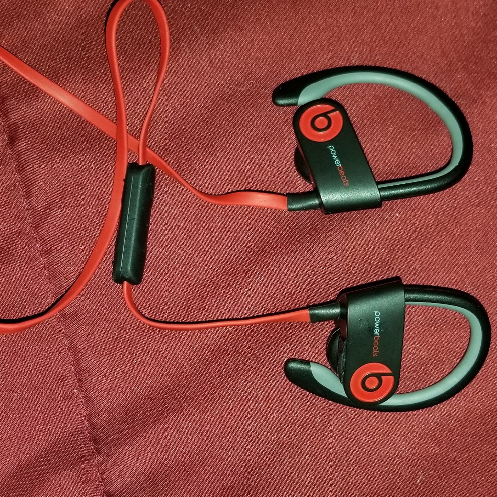 Powerbeats 2